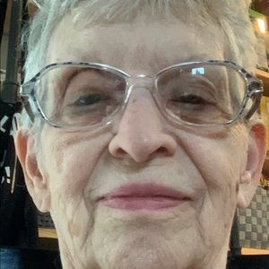 Meet your Posher, Sandy